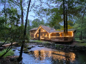Secluded Chalet On Stream-Mins to Camelback